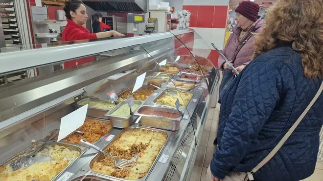 Službenici KZP i NAP proveravaju trgovačke objekte u Plovdivu