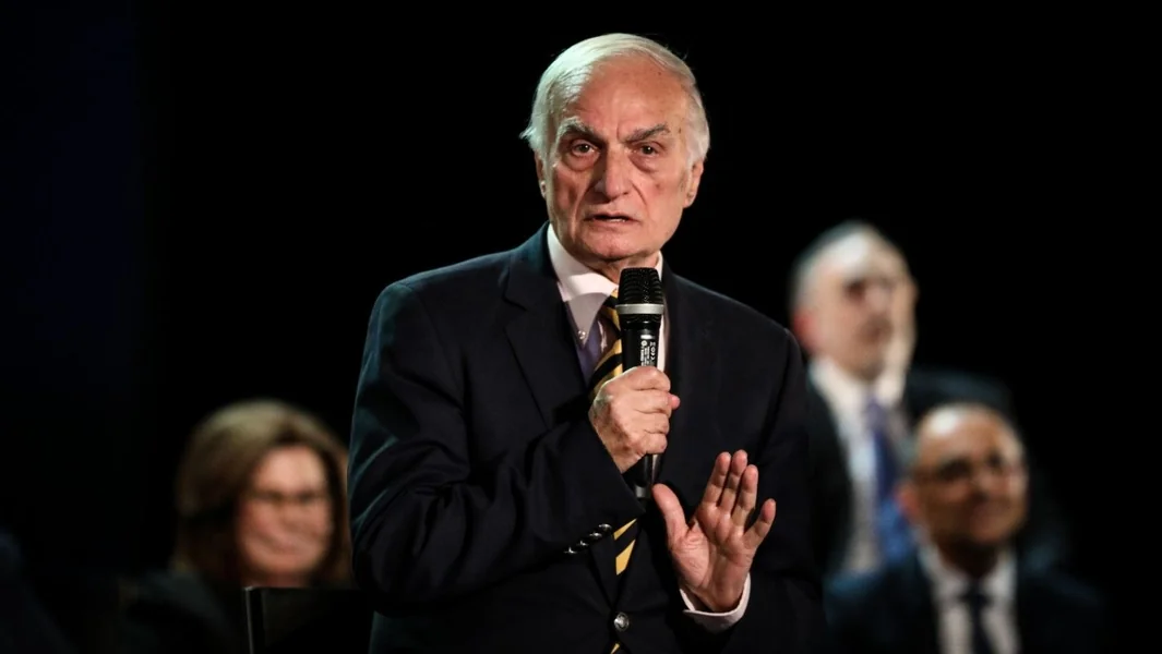 Manolis Mavrommatis: Otpuštanje iz centra za rehabilitaciju – Dve godine posle požara u njegovom domu – Documento