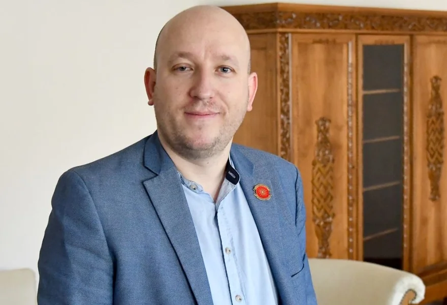 Položaj makedonskog naroda u Albaniji treba da se zasniva na pravu na slobodno izjašnjavanje, obrazovanje i upotrebu jezika, sa zajedničkim glasom za najvažnija pitanja - Nova Makedonija