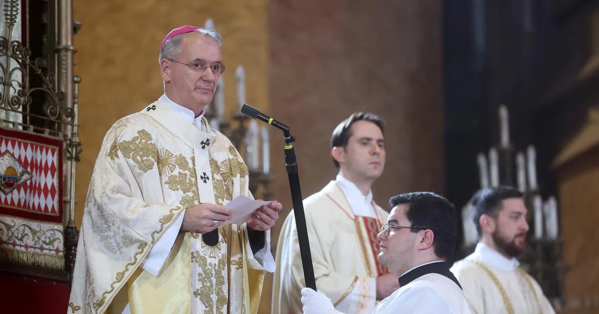 Snažna poruka Kutleše sa prve polnoćke u katedrali: 'Božić ne traži dovršenost'