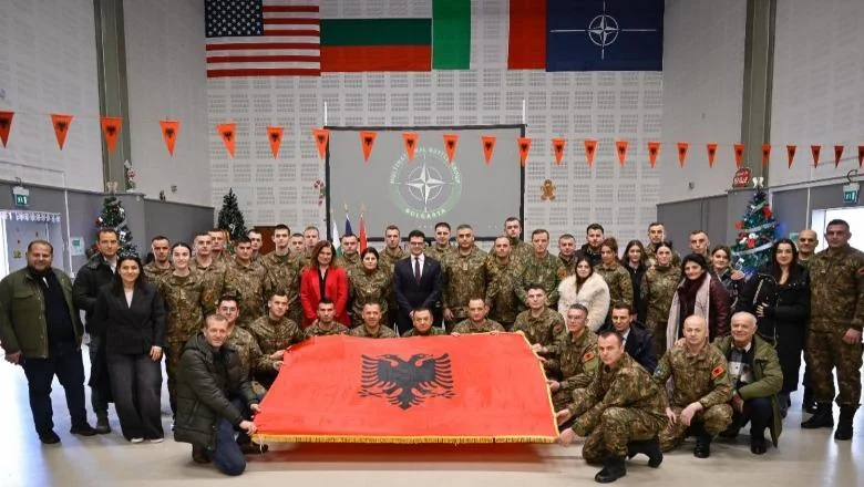 Novozakleti vojnici Oružanih snaga polažu zakletvu, Begaj: Mir i bezbednost zahtevaju posvećenost! Vengu: Vi ste stub nacionalne odbrane! - Shqiptarja.com