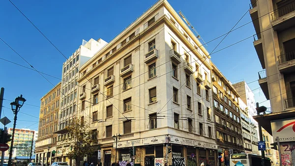 Pod zapuštenošću uz političku naredbu