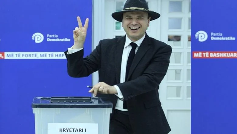 Berishin zet kao Durrsaku koji je u svakoj redakciji tvrdio da je sin italijanske pevačice Mine - Shqiptarja.com