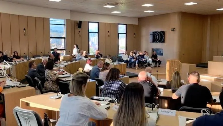 Teritorijalna/ Opštinski savet Elbasana daje 'OK' udruživanju sa Čerrikom i Belšom (VIDEO)