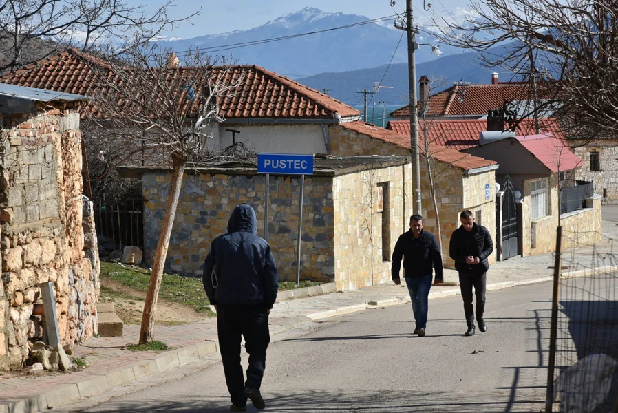 Identitetski inženjering pod pretextom humanitarnosti?!
