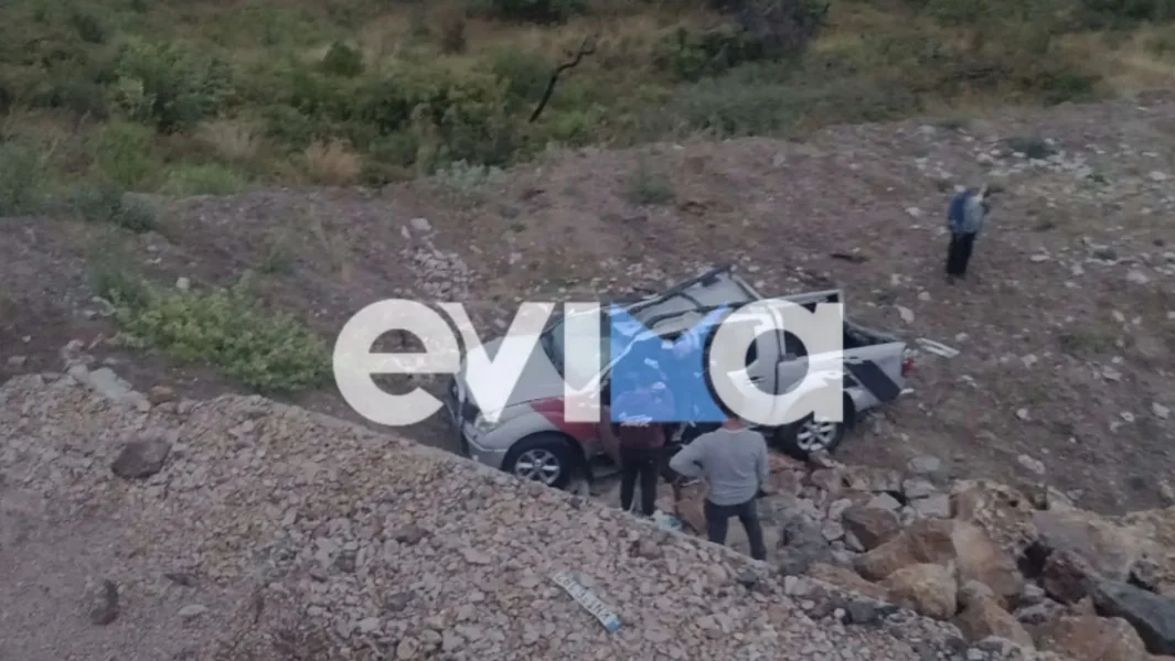 Evia: Poljoprivredno vozilo upalo u provaliju od 15 metara - Vozac spasen - Documento