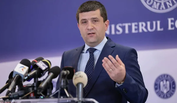 Radu Miruta se vraća sa pojašnjenjem, nakon što je rekao da prima dvostruku platu od države: "Grešio sam kada sam to rekao"