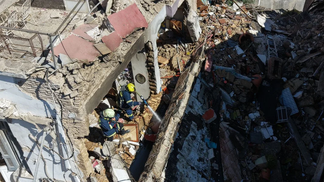 Plaka: U tri faze operacija na ostacima - Šta strahuju vlasti za susedne zgrade - Documento