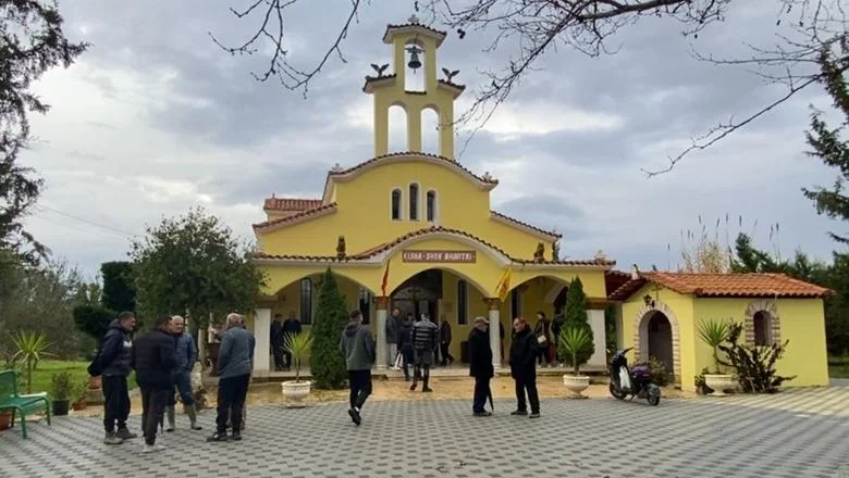 Vernici pravoslavci u Lushnji slave Dan posvećene vode! Otac Tertije drži svetu liturgiju u crkvi Svetog Dimitrija