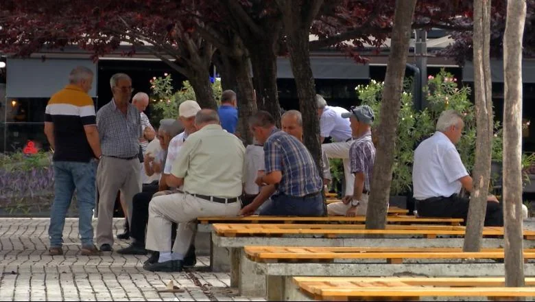 Starije osobe drže tržište rada, 145 hiljada zaposlenih preko 64 godine: Penzija nam ne izlazi! Razlozi, emigracija i nedostatak profesionalnog iskustva