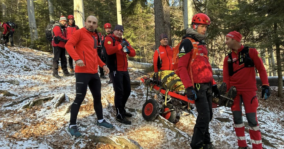 Tragedije na planini, za Božić. Jedan turista je umro na Piatra Craiului, a dvojica mladih su teže povređeni posle nesreće sa ATV-om