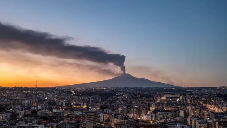 Italija / Pepel vulkanskog Etna paralizuje aerodrom Kataniya drugi dan uzastopce, svi letovi otkazani do ponoci