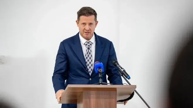 Hubert Thuma, uticajan lider PNL-a, izašao iz senke i optužuje vladu Ilije Bolojana za povećanje poreza i impozita