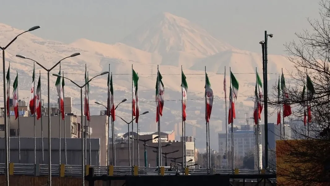 Smrtni pucnji, ulično nasilje, opšti protesti — Iran u plamenu, Trump se oglasio - ORIGO