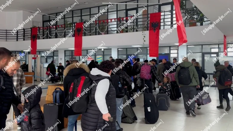 Emigranti se vraćaju u Italiju posle novogodišnjih praznika! 1 hiljada putnika odlazi trajektom na liniji Vlore-Brindisi (VIDEO)