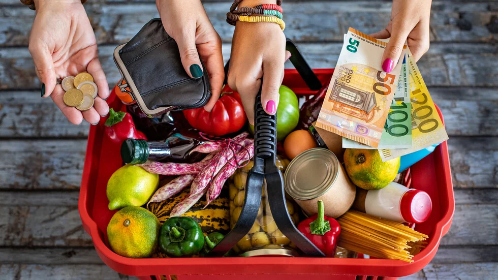 Veliki trgovački lanac: Između 30 i 35% kupaca plaća u evrima