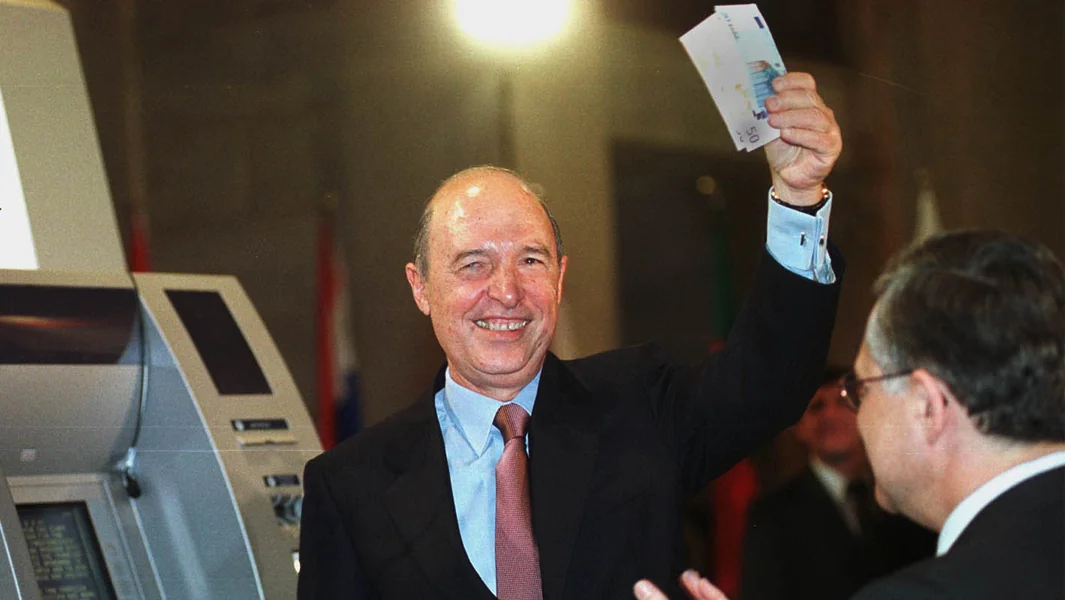 1 Januar 2001: Grčka ulazi u evrozonu i usvaja evro | Documentonews.gr