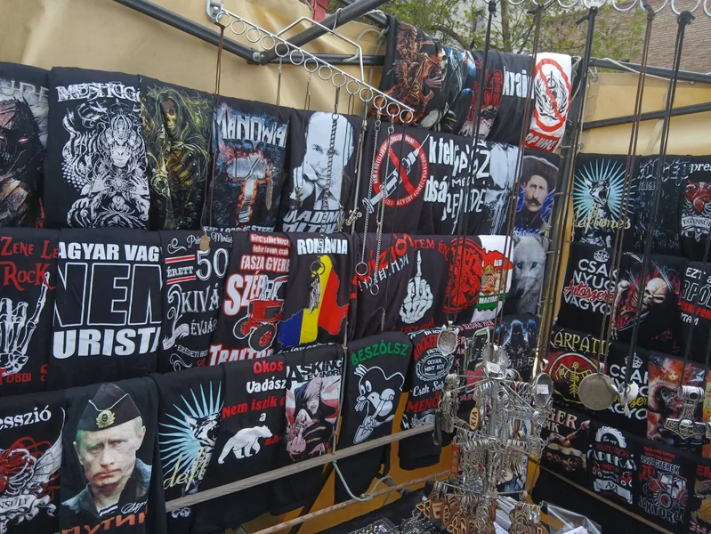 Prodavao je Putin majicu i rusku zastavu na sajmu bivši poslanik Mi Hazánk koji sedi u županijskoj skupštini