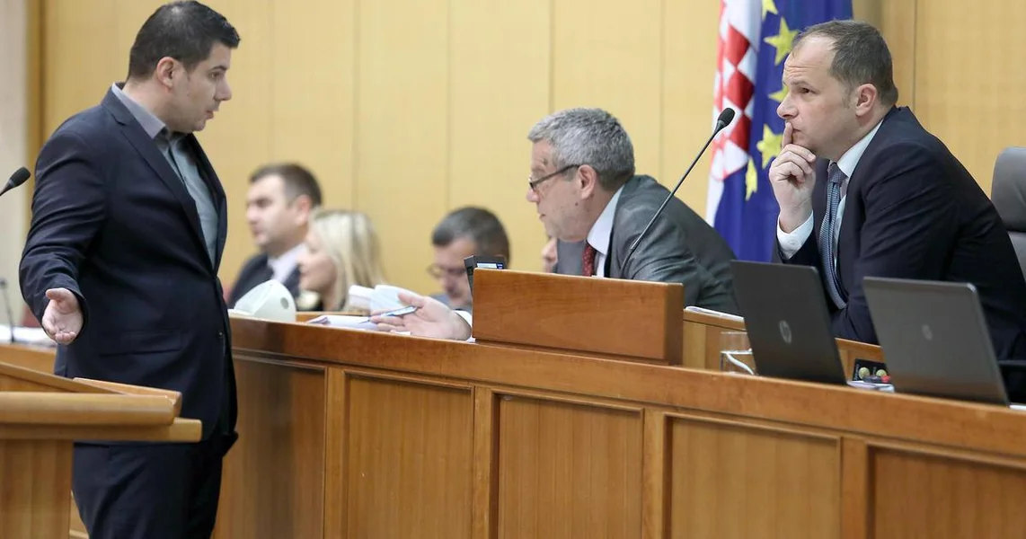 Novo prijateljstvo na političkoj sceni? Šta stoji iza zatopljenja SDP-a i Mosta