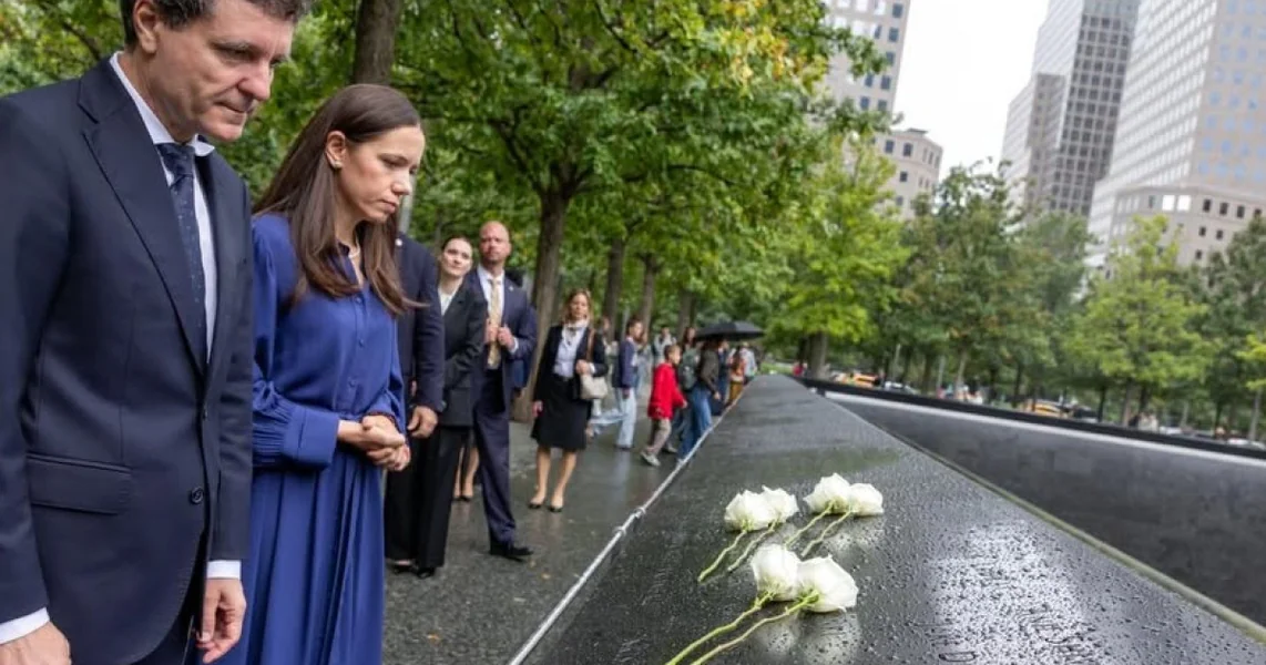 Nicusor Dan i Mirabela Gradinaru su polagali cveće na Memorijalu 9/11 u Njujorku