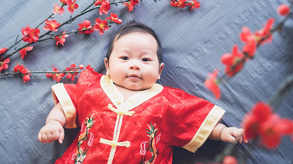 Poznati kineski umetnik postao otac sa 87 godina