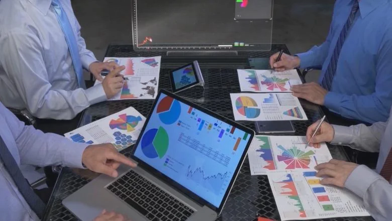 Fiskalna amnestija / Tokom ove godine biće izbrisani 2 milijarde evra dugova preduzeća, očišćeni bilansi pre 2014. godine! Imena 3.000 najvećih korisnika biće objavljena 2027. godine