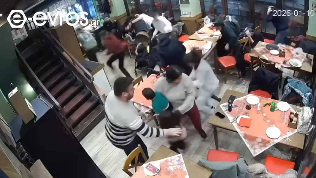 Aleksandroupolje: Trenutak kada tornado udara restoran – prozor se razbio