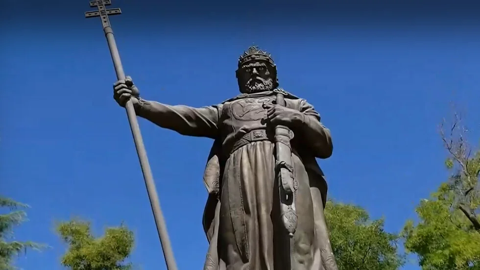 Tlenite ostanke cara Samuila biše izneseni u salu Muzeja vizantijske kulture u Solunu