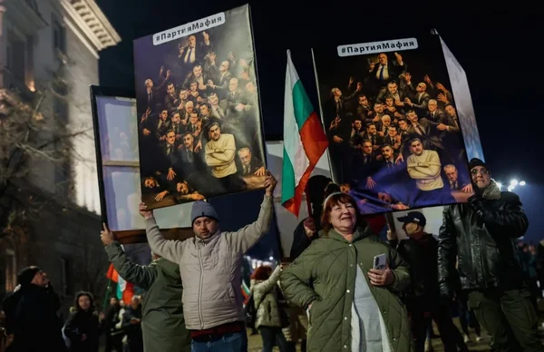 Hiljade Bugara i sinoć su protestovale protiv korupcije, traže fer izbore i nezavisno sudstvo - Nova Makedonija