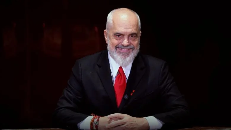 Nova godina 2026, Rama čestita Albancima: Naše mane i greške ne mogu umanjiti napredak! Put ka EU nisu odveli alieni, nego PS (VIDEO) - Shqiptarja.com