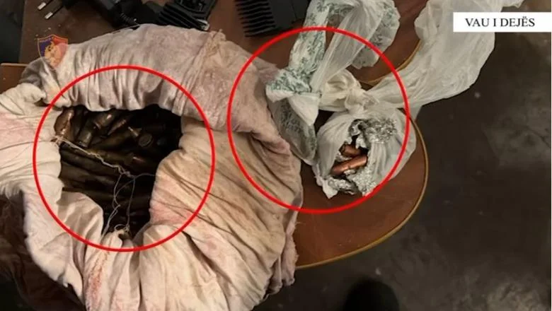 Škodra/ Blokirao put i odupirao se policiji, uhapšena osoba u Hajmelu! Sa sobom je imao drogu, a u kući municija vojne namene