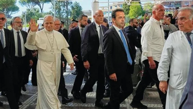 Podvrgnut je operativnom zahvatu za karcinom pluća, Vatikan: operacija Pape Leone XIV prošla je uspešno