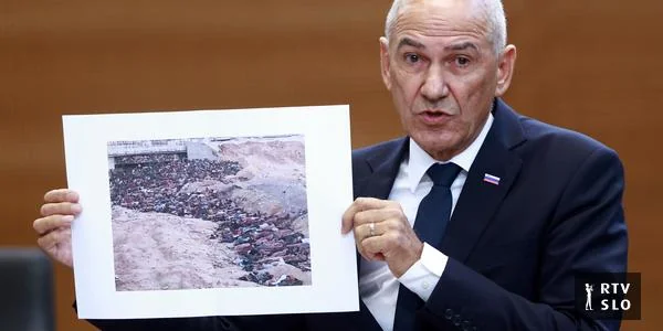 Janša u DZ-u pokazao fotografiju iz Gaze i tvrdio da su to trupla hrišćana u Sudanu