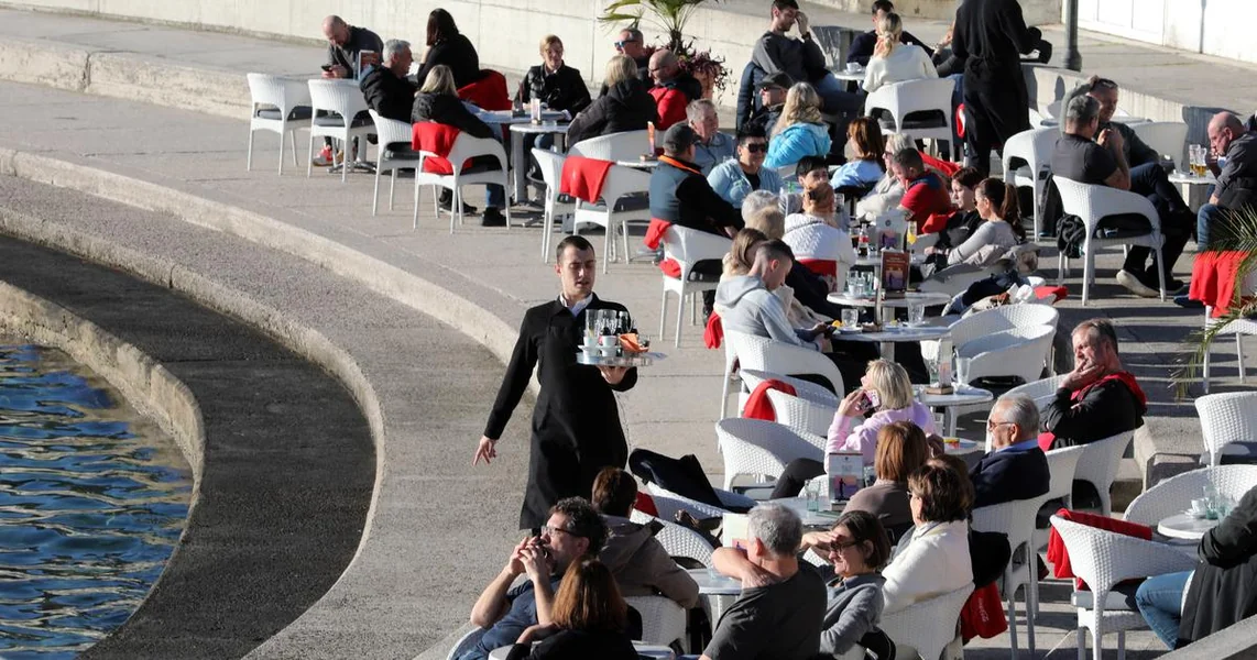 Turizam zarobljen u pretpotopnoj temi o cenama