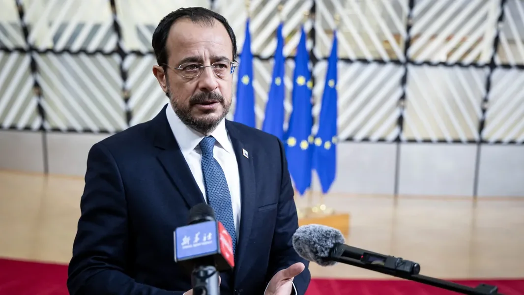 Vreme Danske je isteklo, Kipar sledi