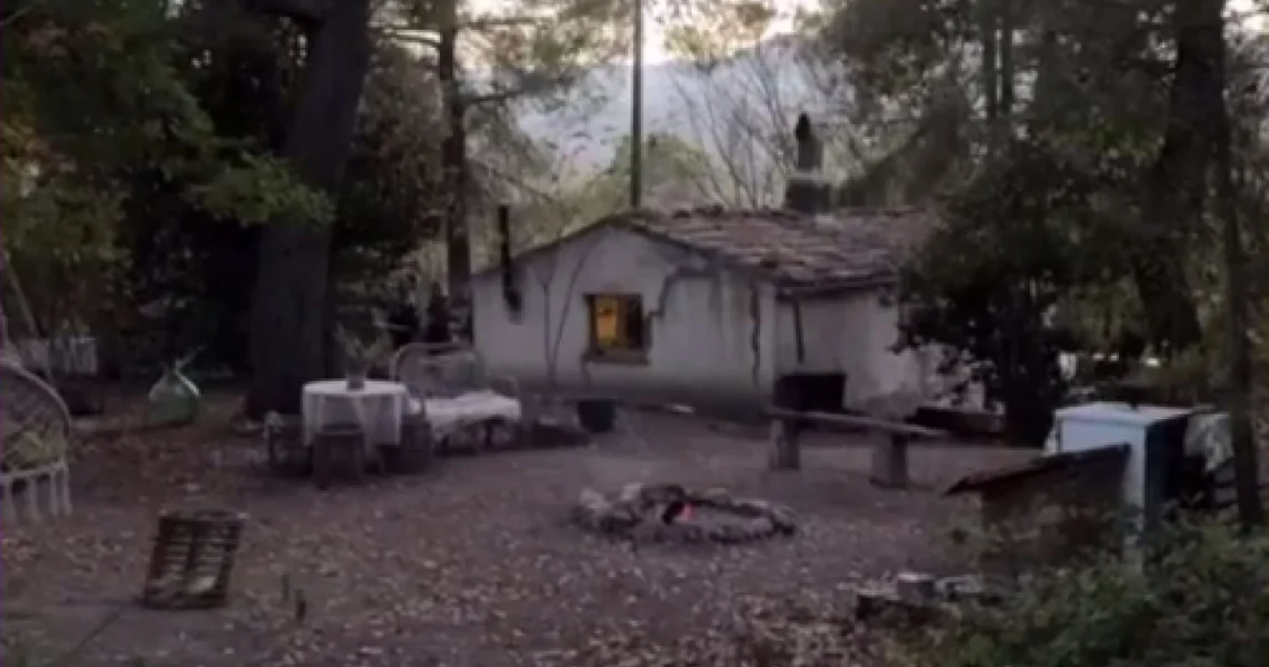 Slučaj dece uzgajane od strane roditelja u šumi deli Italiju. Šta je država odlučila u vezi sa maloletnicima