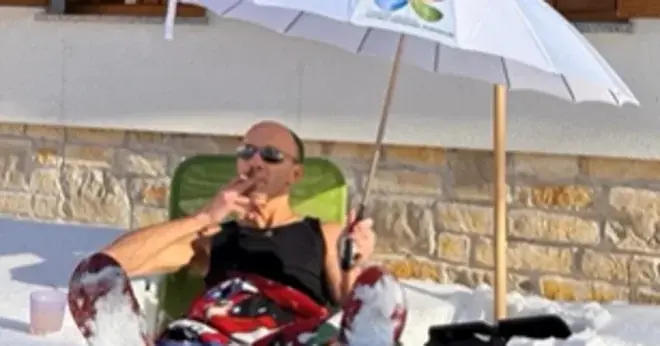 HDZ-ov župan u potkošulji ležao na ležaljci usred snega pa poručio: 'Ugrejalo s -15 na -10'