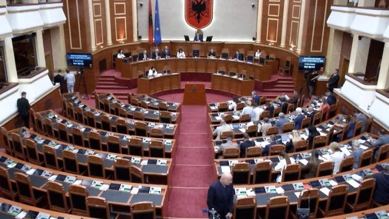 Skupština u četvrtak na plenarnoj sednici, interpelacije sa 5 ministara! Razmatra se i nacrt PS-a o platama sudija