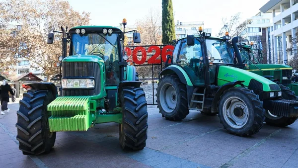 Ni koraka nazad poljoprivrednici: blokade i na obilaznim putevima - zatvaranja na carinama