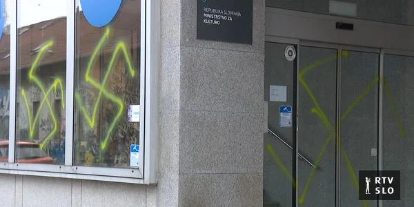 Na zgradi Ministarstva kulture oslikane su svastike.