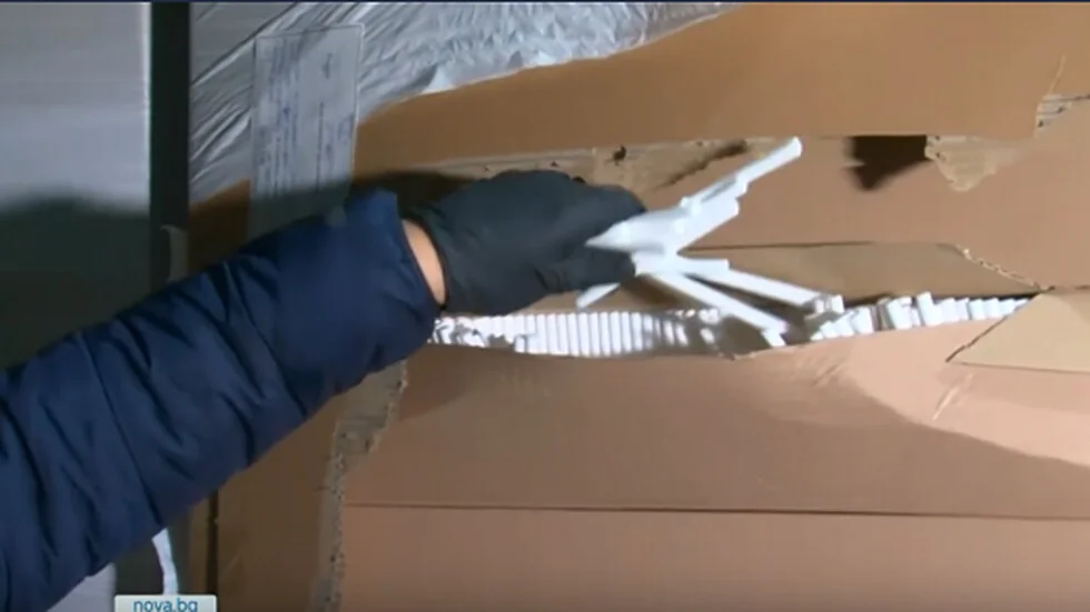 Razbijena nezakonita fabrika u Karnobatu proizvodila cigarete i za izvoz u Evropu