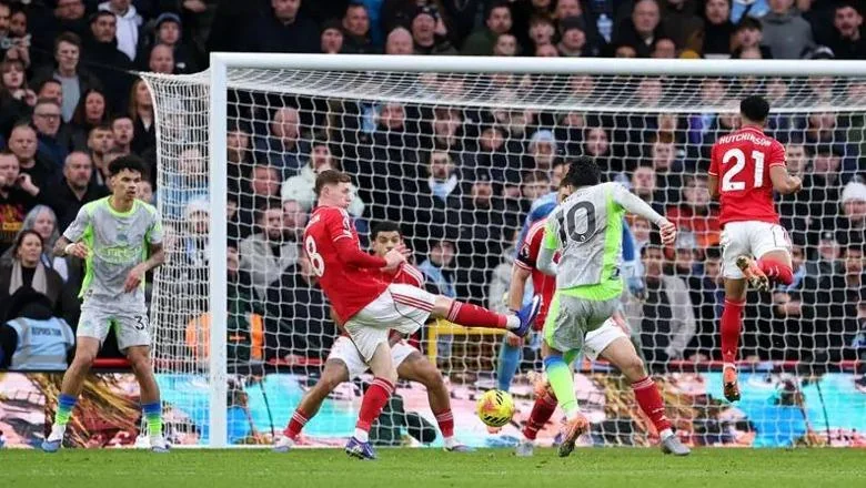 GOLI/ Šest uzastopnih pobeda, Mančester Siti likvidira Nottingham 1-2 na gostovanju i preuzima vrh Premijer lige