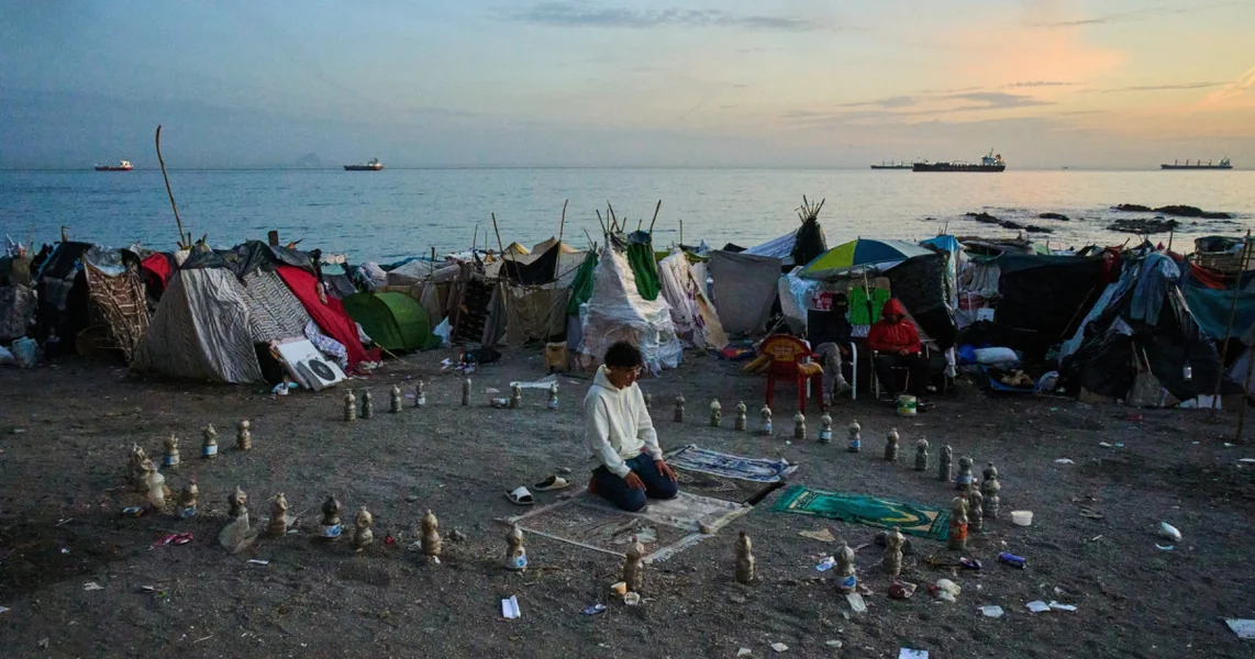 Napetosti rastu u Ceuti: dva maloletna migranta su zadobila posekotine tokom napada. Jedna plaža zagađena je bakterijama