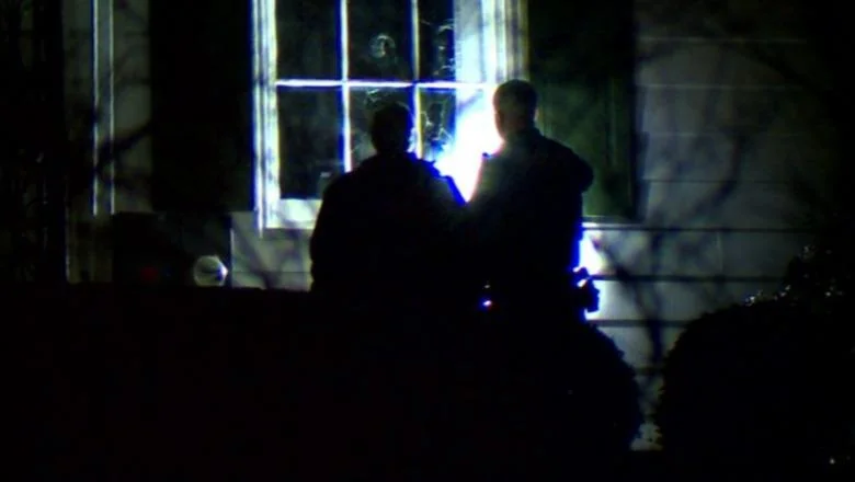 Polomljena stakla i 1 privedena osoba! Šta se desilo u kući američkog potpredsednika u Cincinnati-ju?