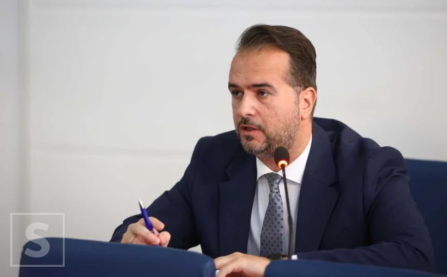 Kalamujić otkrio podatke o zaduženosti Kantona Sarajevo: "Dug iznosi 800 miliona KM"