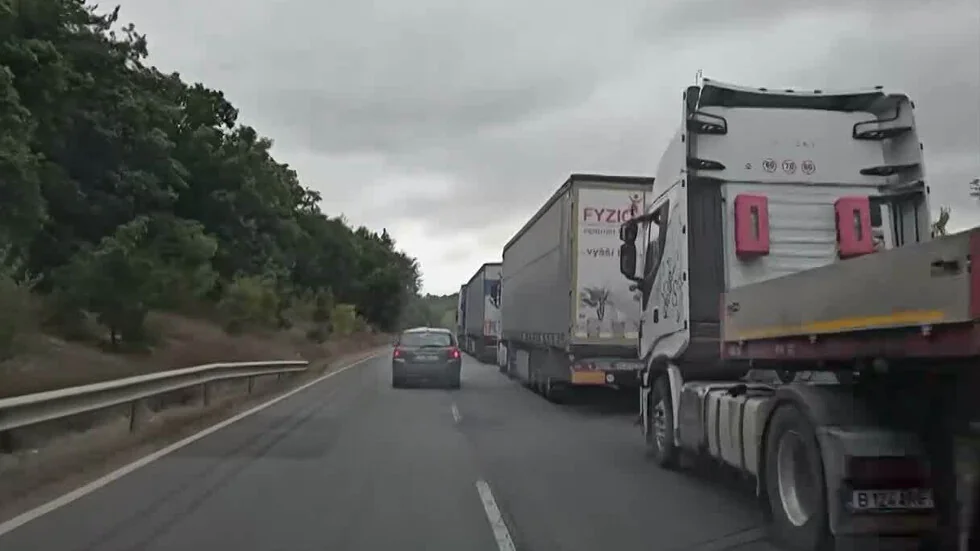 18 km kolona kamiona se formira pred Kapitan Andreevo