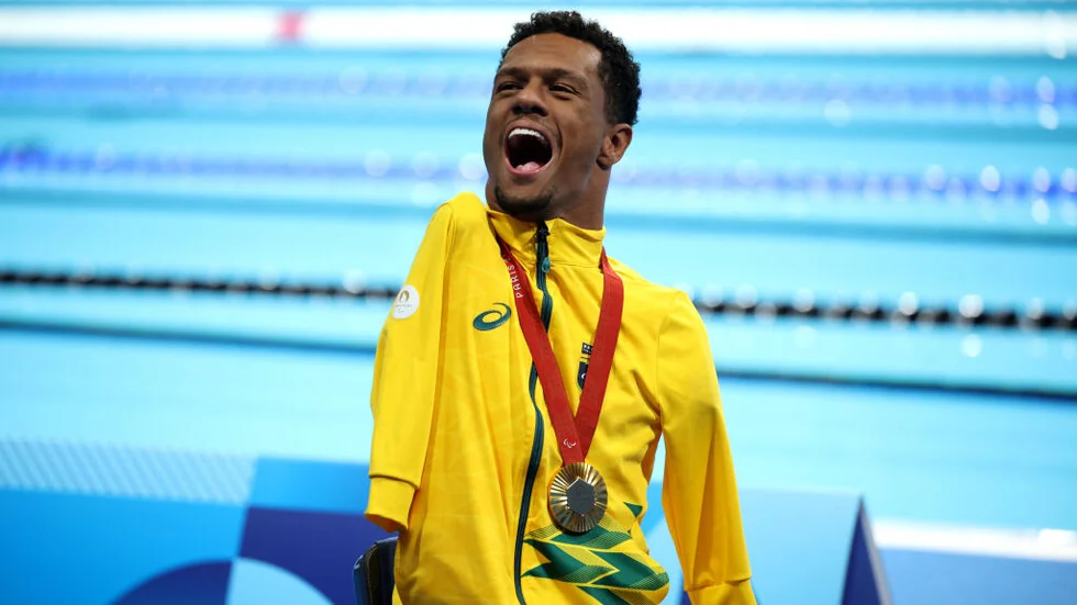 Da plivaš kao delfin: On je postao petkratni paralimpijski šampion bez ruku i sa atrofiranim nogama (VIDEO)