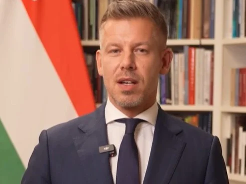Magyar Péter govori o mafijaškim tužiocima, nakon što su ga Seszták i ostali tražili njegov imunitet istog dana
