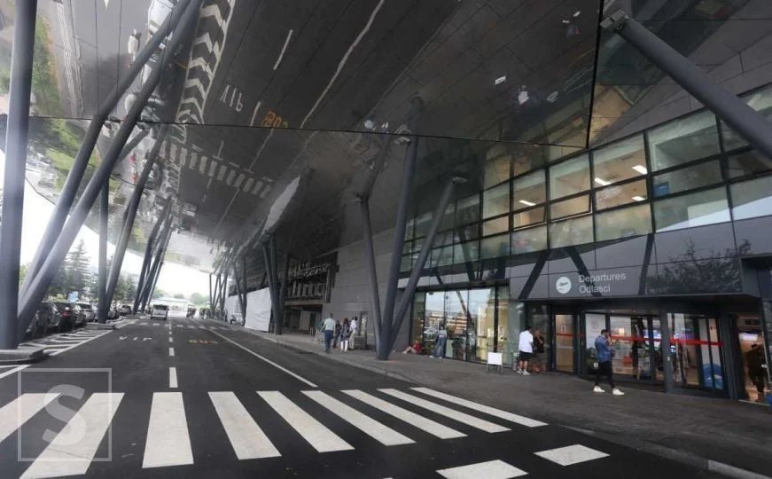 Na Aerodromu Sarajevo uhapšena žena (28) zbog silovanja i teške krađe