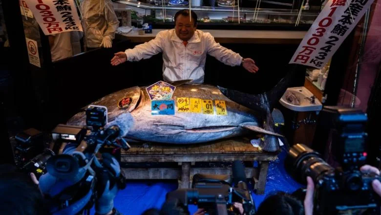 243 kilograma! Gigantska tuna prodata po izuzetno visokoj ceni od 3,2 miliona dolara, oboren rekord